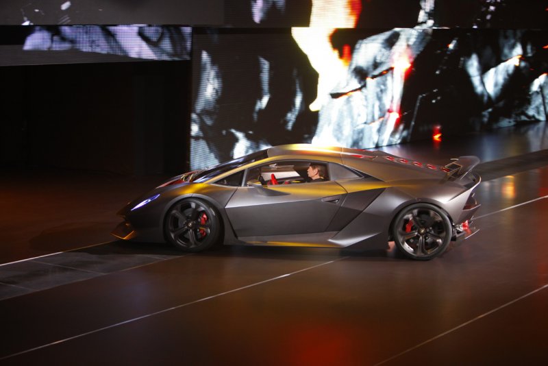 03-lamborghini-concept.jpg