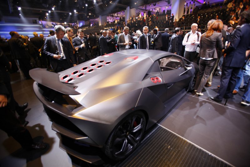 08-lamborghini-concept.jpg