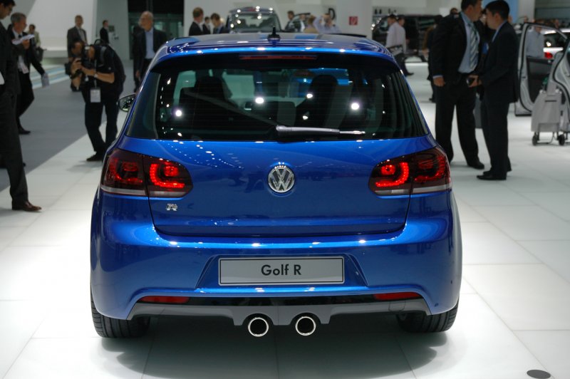 08-vw-golf-r20-live.jpg