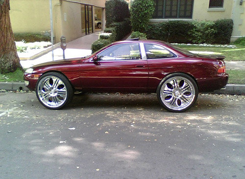 09-01-28-lexus-sc-on-26-inch-rims-1-7384