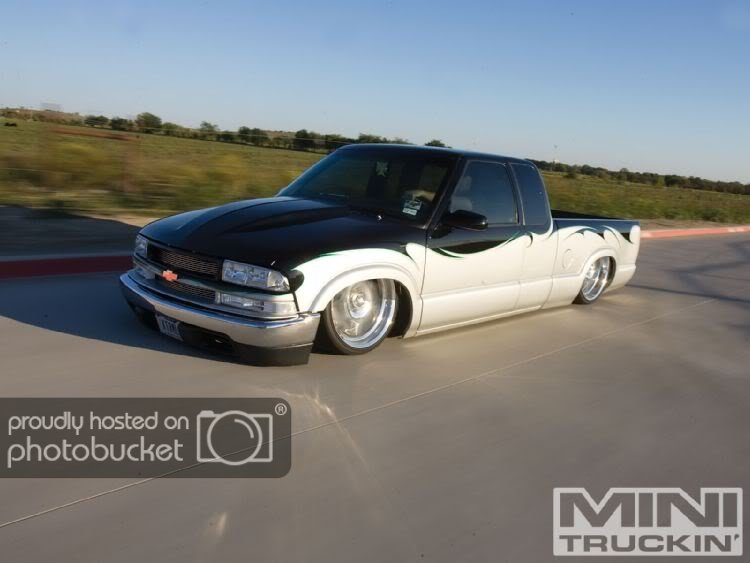 1009mt_01_2001_chevy_s10front_left_view.