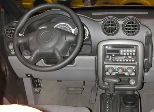 p111574_large+2002_Pontiac_Aztec_SRV+Int