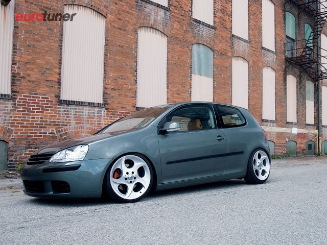 eurp_0809_01_z+2008_vw_rabbit+front_view