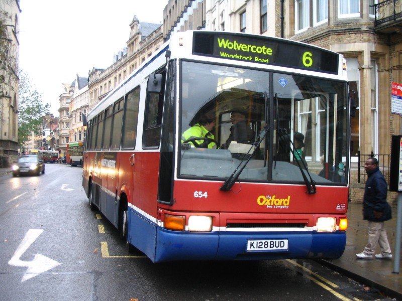 OX%20654%20r6%20011205%20Gavin%20Francis