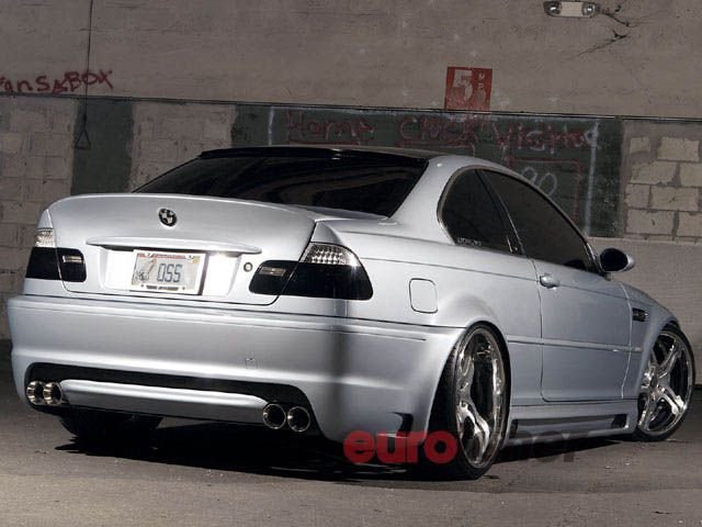 eurp_0811_13_z+2004_bmw_m3+rear_view.jpg