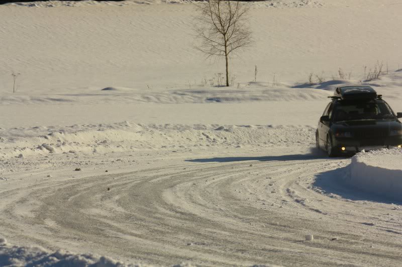 172087_193936027293044_100000299443187_6