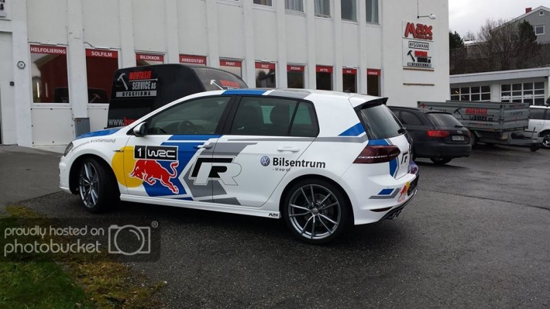 1779094_874221459263695_1457746004095314