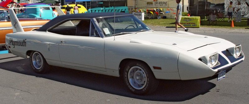 1970-Plymouth-Superbird-White-Side-Front