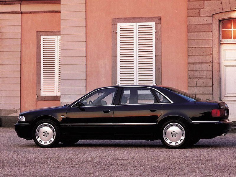 2003-audi-a8-w12-9_800x0w.jpg