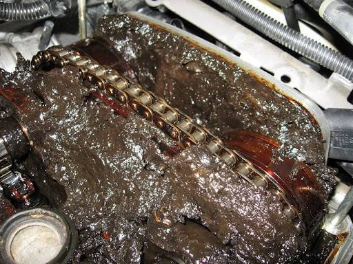 2004_Touareg_V6_60K_no_oil_changes_4.jpg