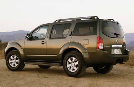 2005_Nissan_Pathfinder_ext_1.jpg