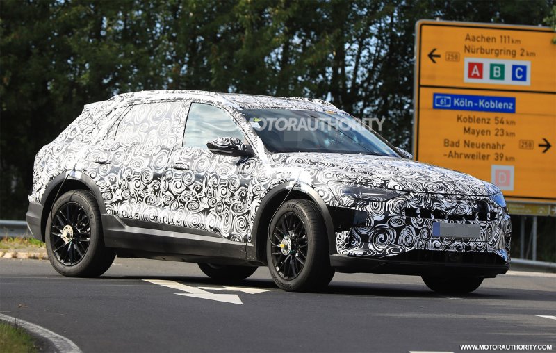 2019-audi-e-tron-spy-shots--image-via-s-