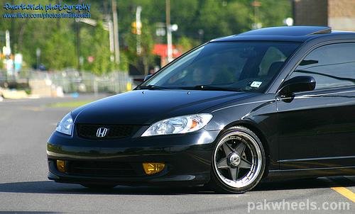 2512304455_124c6b207d_LYA_PakWheels(com)