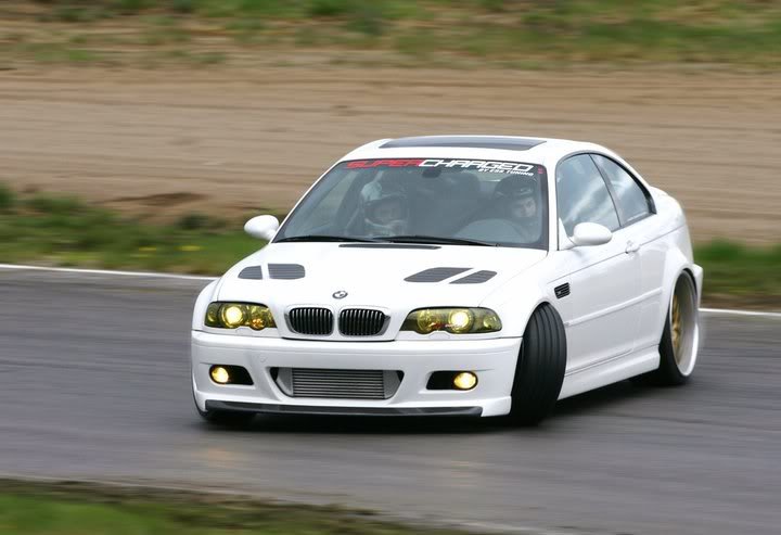 27812_400321869725_367360459725_3990009_