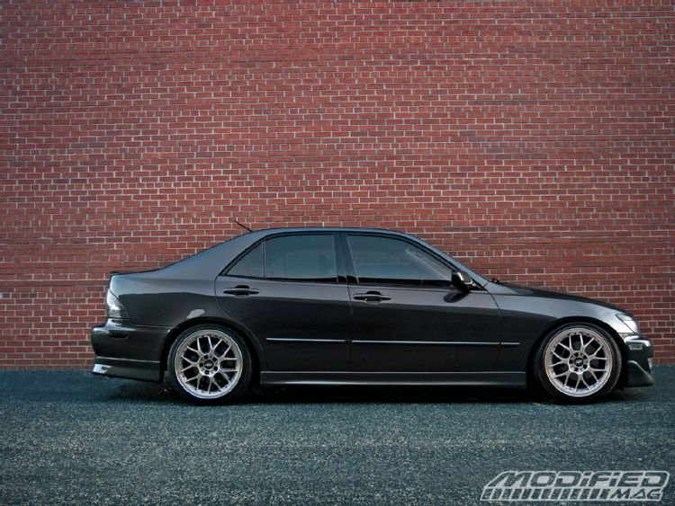 modp_0907_08+2004_lexus_is300+right.jpg