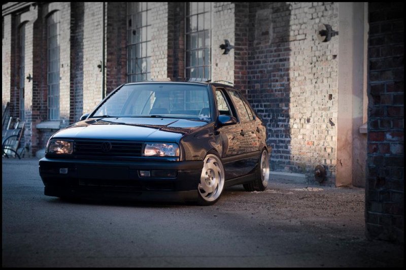 319230_10150439830481303_598396302_10882