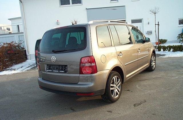 3598b-car-volkswagen-touran-2.jpg