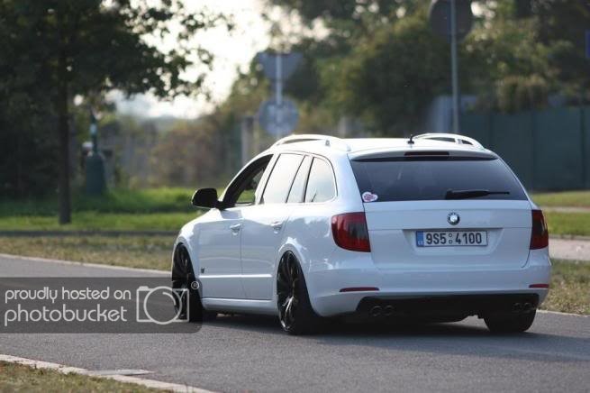 384947_151034418333665_104377509666023_1