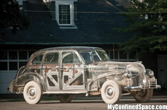 39-Pontiac-Plexiglas-Deluxe-Sedan-RM_SJ-