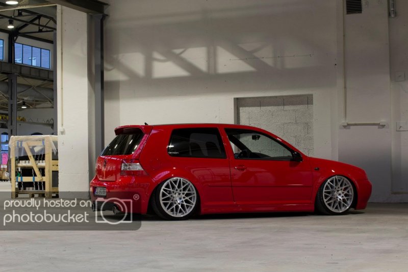 479259_296290680451144_158430430903837_6