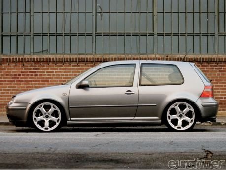 eurp_0911_03_z+2003_mk4_vw_gti_+side.jpg