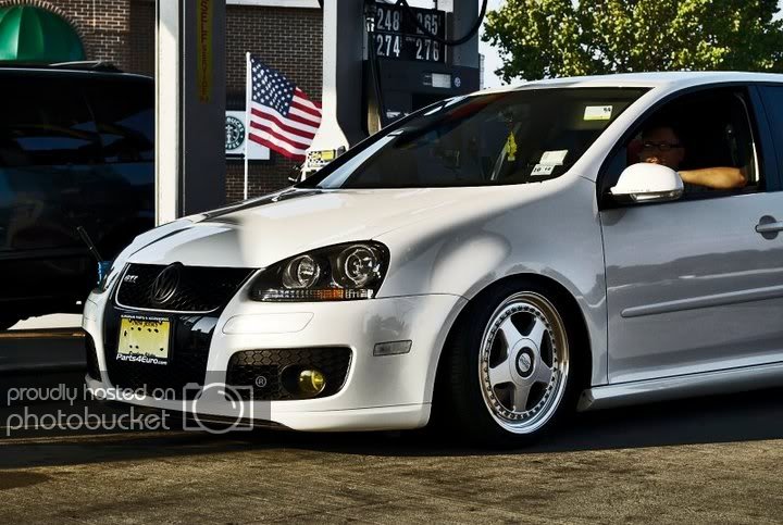 62214_433800406687_501746687_5637880_175