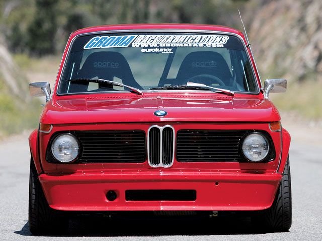 eurp_0709_14_z+1969_bmw_2002+front_view_