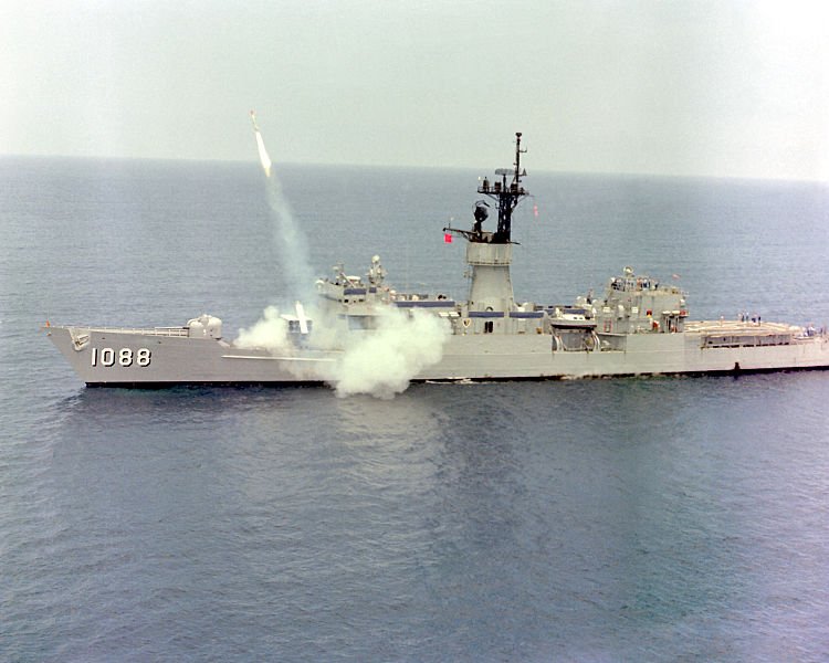 750px-USS_Barbey_(FF-1088)_launching_a_H