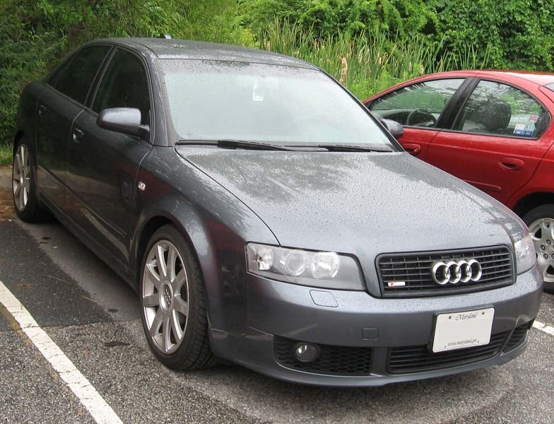 784px-2005-Audi-A4-SLine.jpg