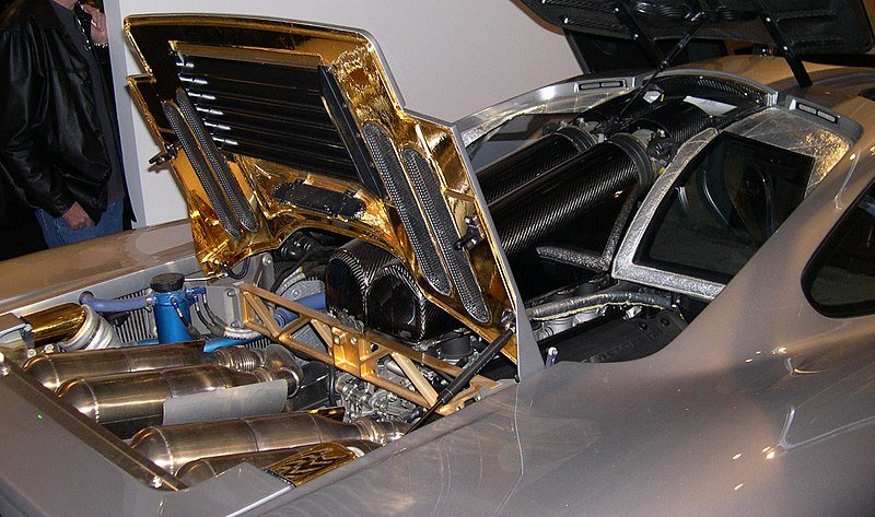 800px-1996_McLaren_F1_engine.jpg