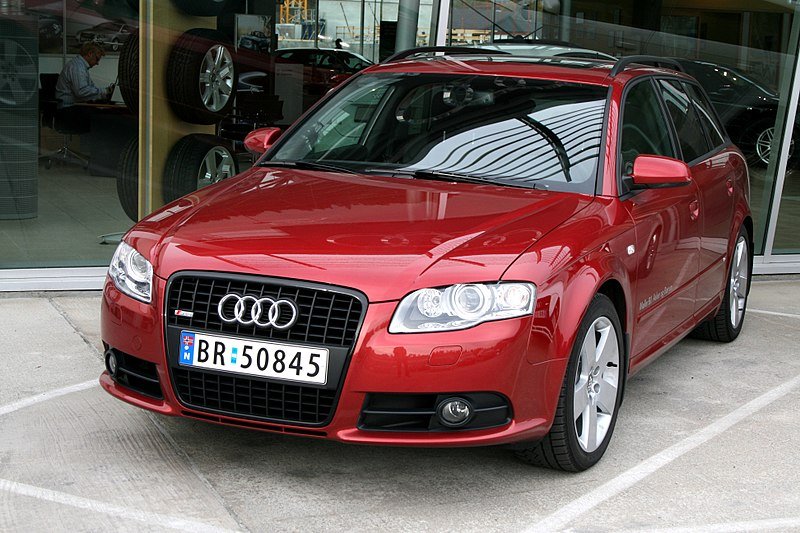800px-Audi_A4_S-Line.jpg