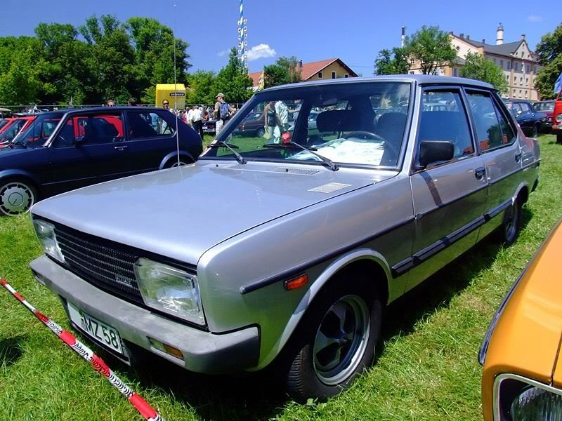 800px-Fiat_131_Supermirafiori_98PS_.jpg