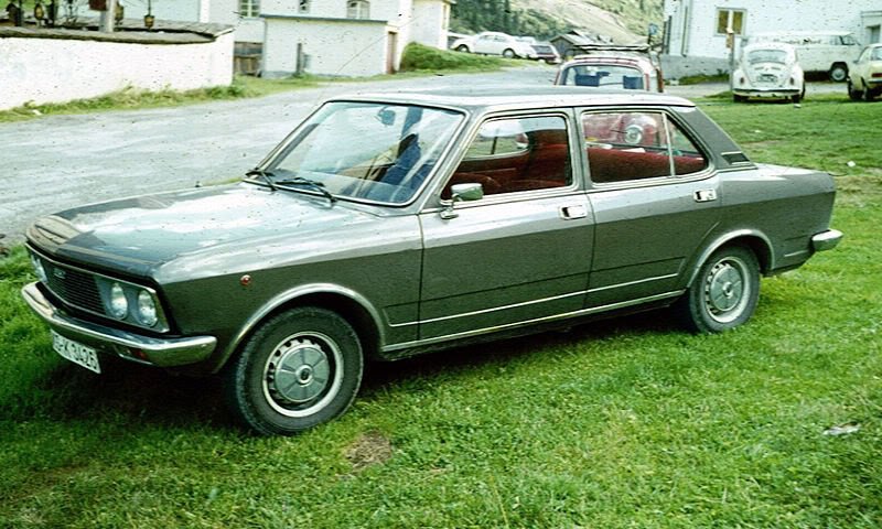 800px-Fiat_132_first_iteration_in_G.jpg