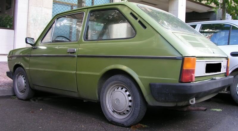 800px-SEAT133rear.jpg