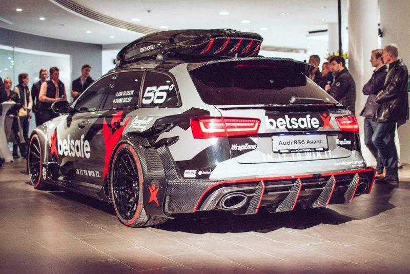 Audi-Forum-Jon-Olsson-RS6-DTM-Gustaf-Oll