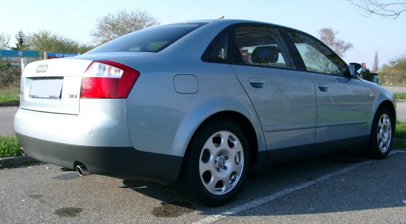 Audi_A4_B6_rear_20070326.jpg