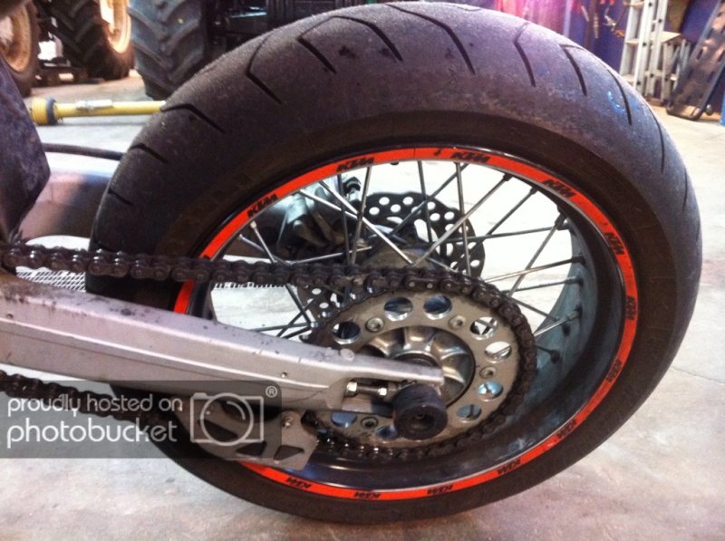 B800B384-4CC2-4E6E-B1D8-F49409569F09-198