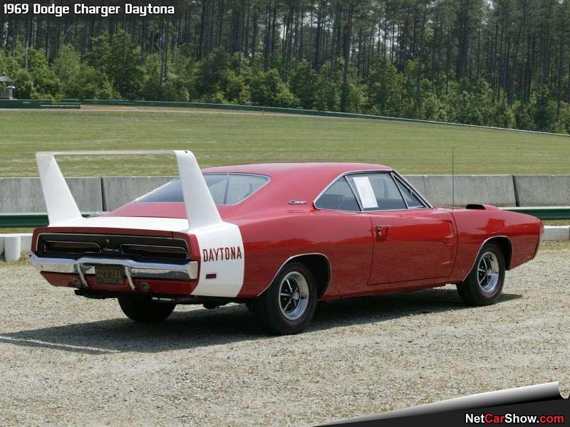 Dodge-Charger_Daytona_1969_800x600_wallp