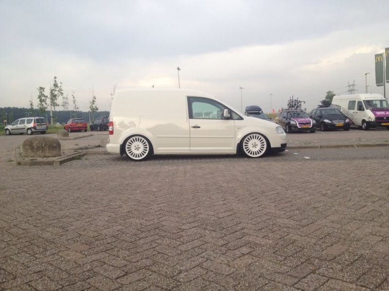 ED0AAF68-8C8B-4AAA-AE43-7FF632563000-215