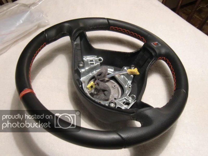 LCRSteeringwheel002_zpsc8d09805.jpg
