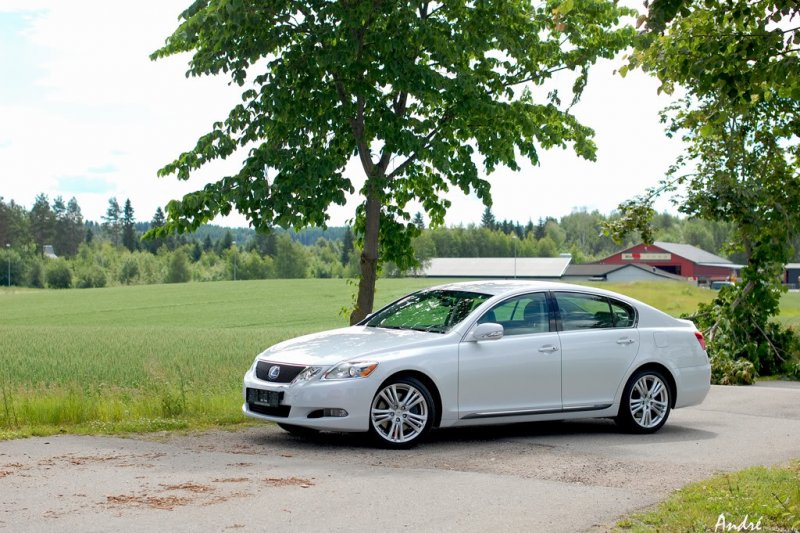 LexusGS450HybridHvit3Web.jpg