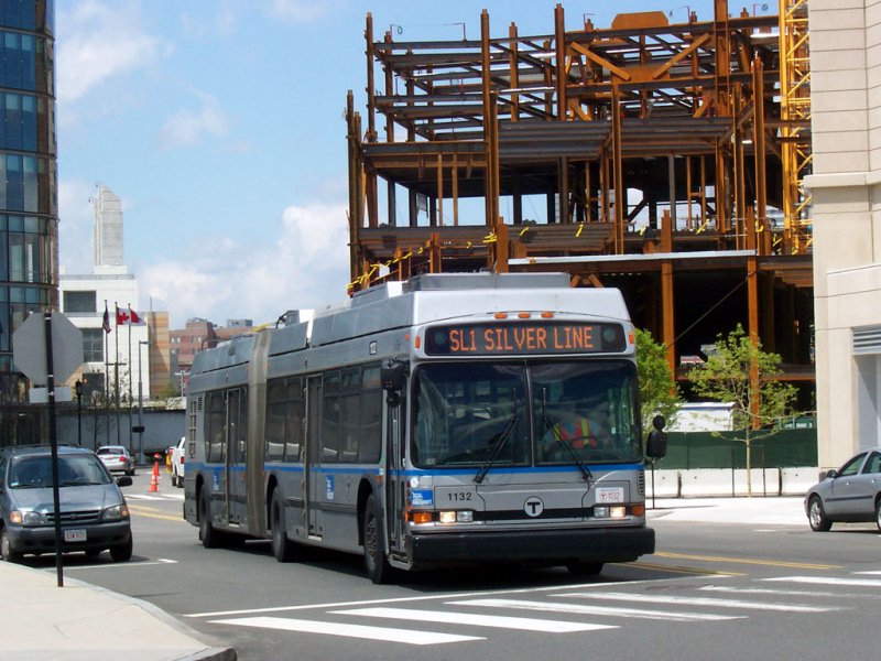MBTA_Silver_Line_bus_1132.jpg