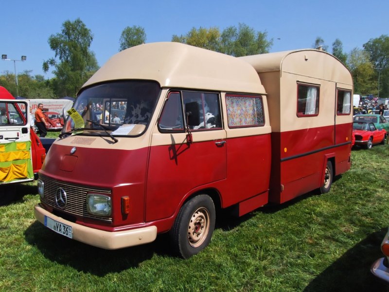 Mercedes_Wohnwagen_1.jpg