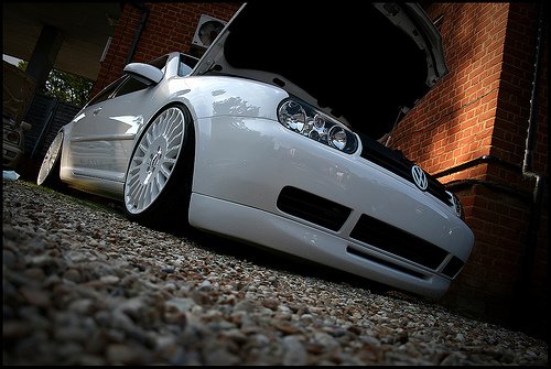 Parked_Volkswagen_Golf_Mk4_00030499.jpg