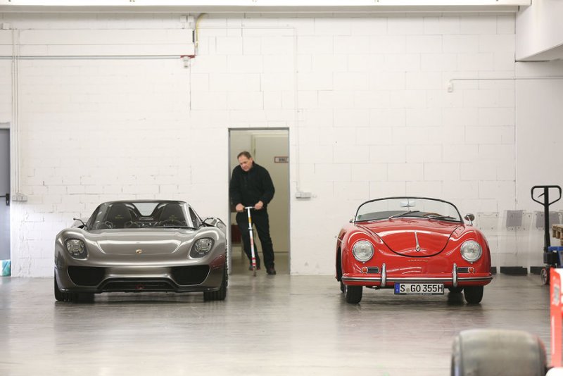 Porsche-Museumslager-fotoshowBigImage-35