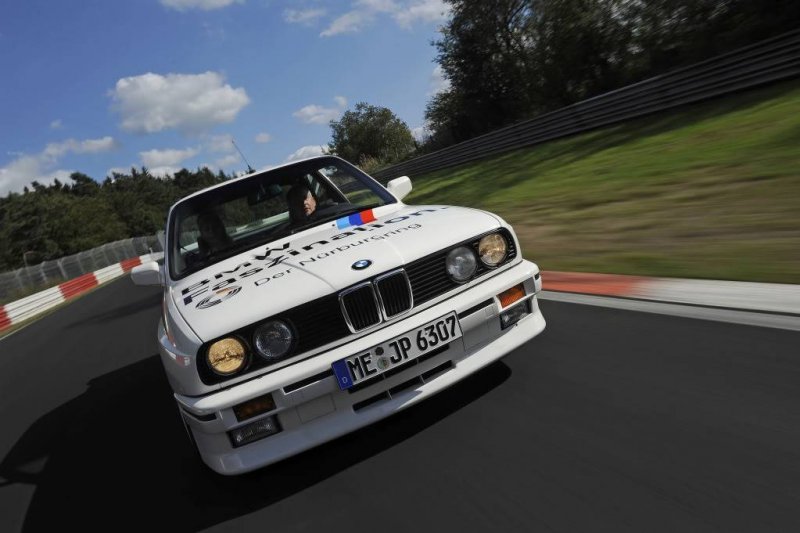 Unterwegs-im-BMW-M3-Ring-Taxi-YT-1.jpg