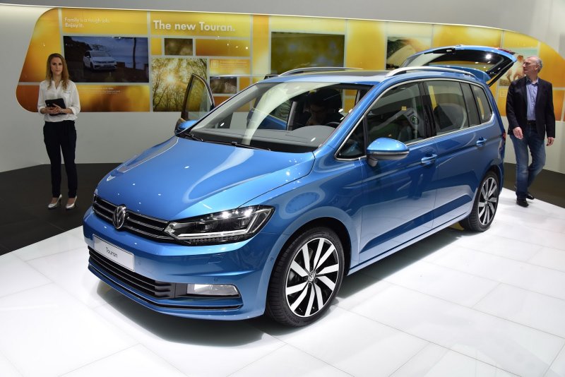 VW-Touran-New-15.jpg