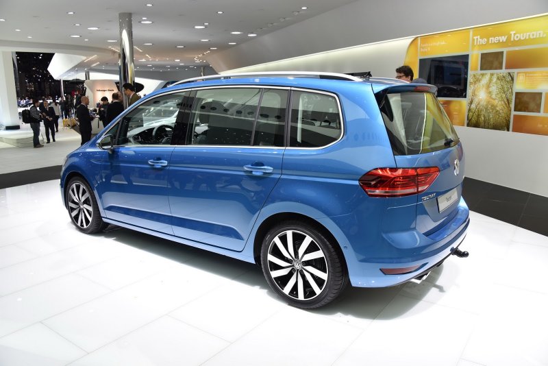 VW-Touran-New-17.jpg
