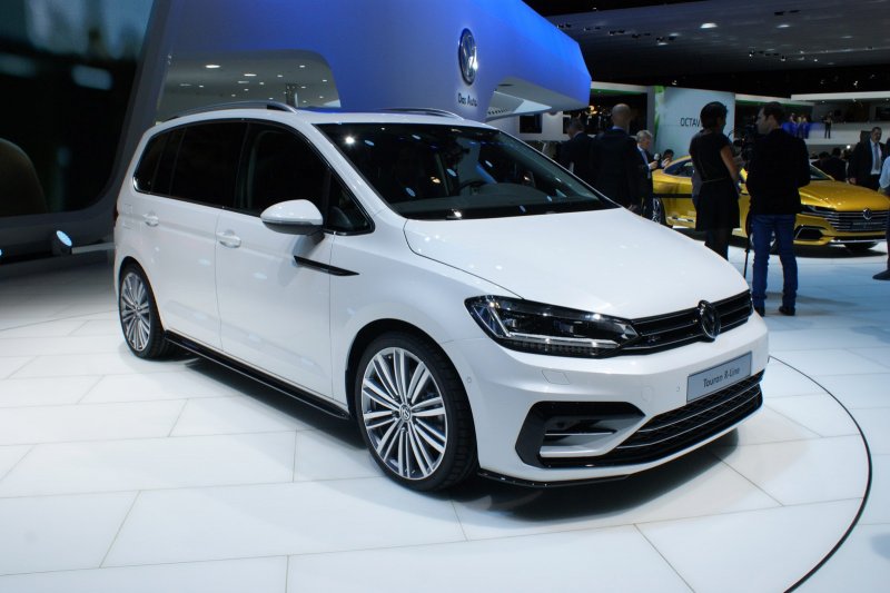VW-Touran-New-9.jpg