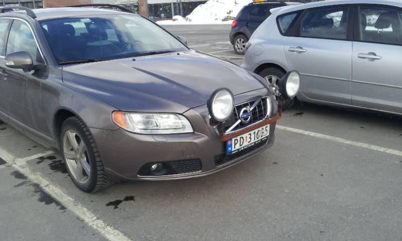 Volvo_Light_1_zps533b259f.jpg
